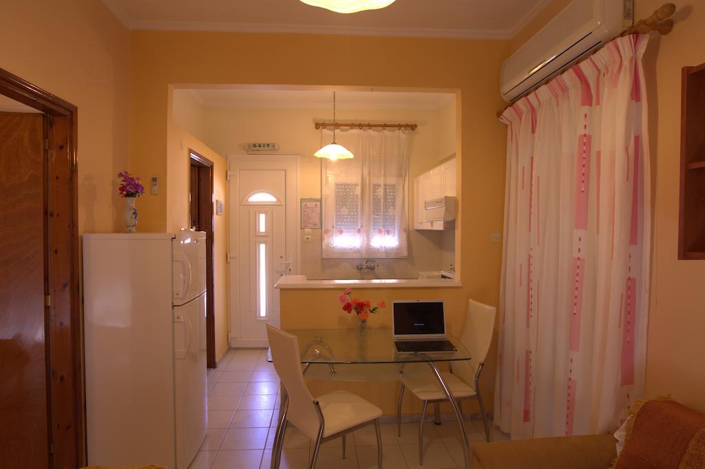 Angela Studios Karfás Camera foto